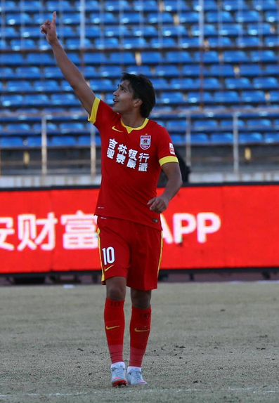 德甲金靴争夺白热化，四将同入二十球大关  